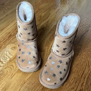 UGG Toddler Classic Star Print Boots | Chestnut Shearling Lined | Size 10